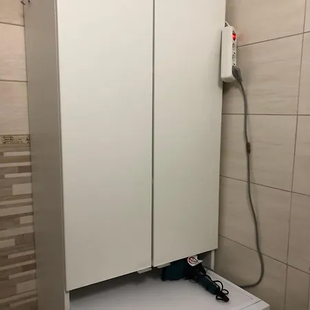 Charmante 2-zimmer 1 Wohnzimmer Im Zentrum Von Innsbruck, Wifi *