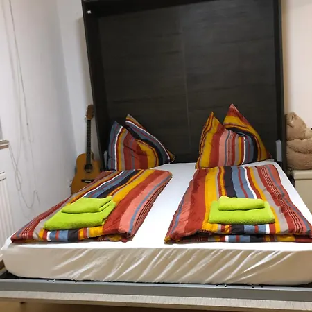 Charmante 2-zimmer 1 Wohnzimmer Im Zentrum Von Innsbruck, Wifi Apartman *