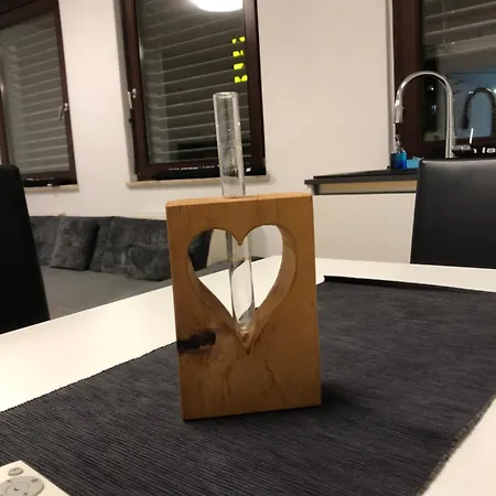 Charmante 2-zimmer 1 Wohnzimmer Im Zentrum Von Innsbruck, Wifi Apartment *