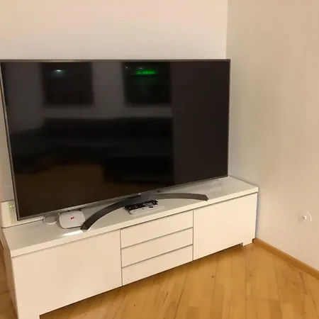 Charmante 2-zimmer 1 Wohnzimmer Im Zentrum Von Innsbruck, Wifi Apartment